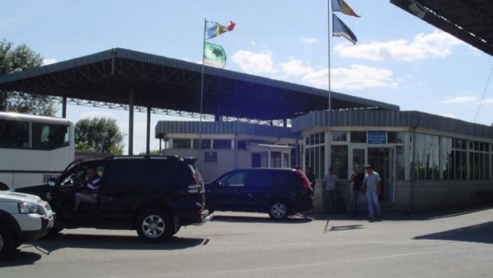 La două săptămâni de Paște, mai mulți oameni pleacă din țară decât revin